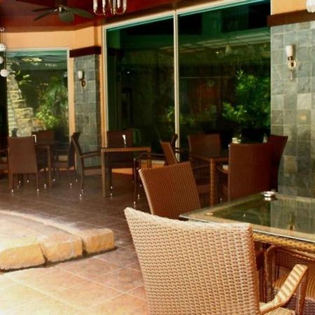 Goldenfield Kundutel Hotel Bacolod Bagian luar foto