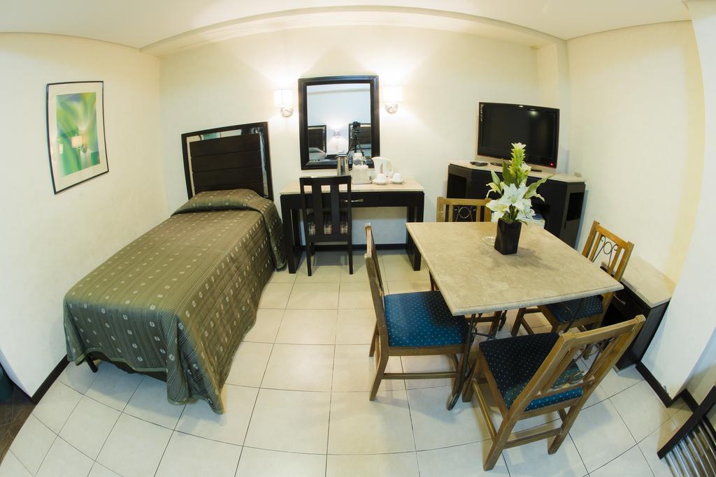 Goldenfield Kundutel Hotel Bacolod Bagian luar foto