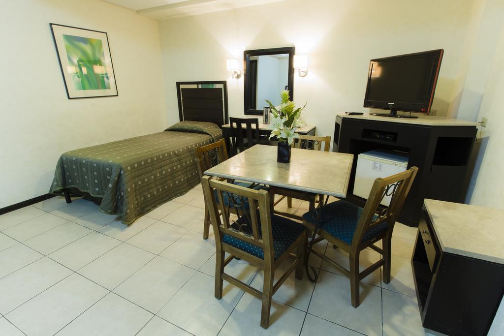 Goldenfield Kundutel Hotel Bacolod Bagian luar foto