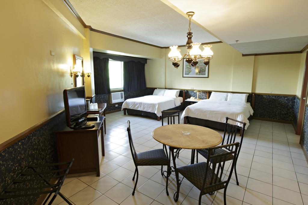 Goldenfield Kundutel Hotel Bacolod Bagian luar foto