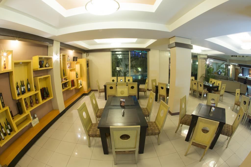 Goldenfield Kundutel Hotel Bacolod Bagian luar foto