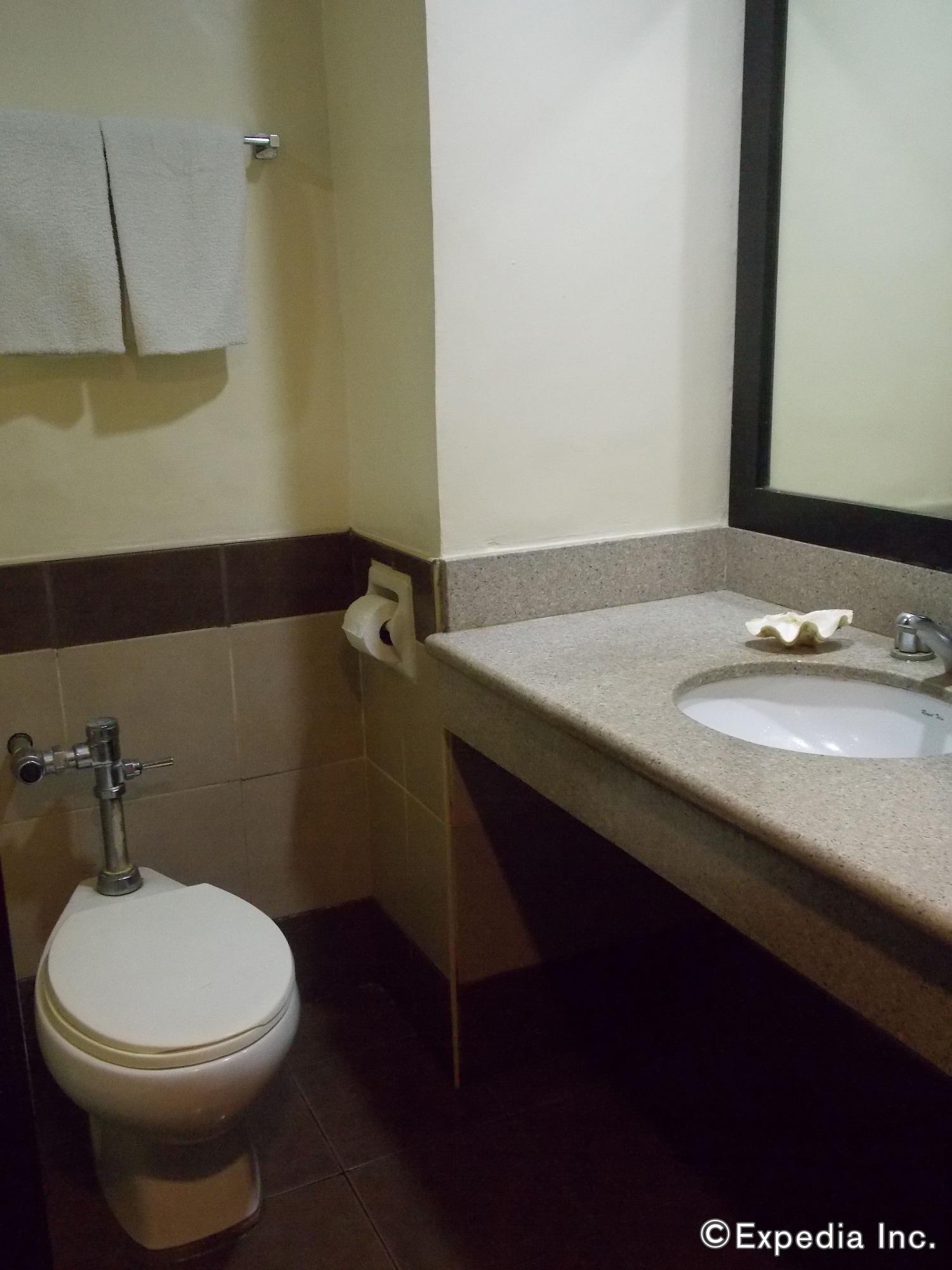 Goldenfield Kundutel Hotel Bacolod Bagian luar foto