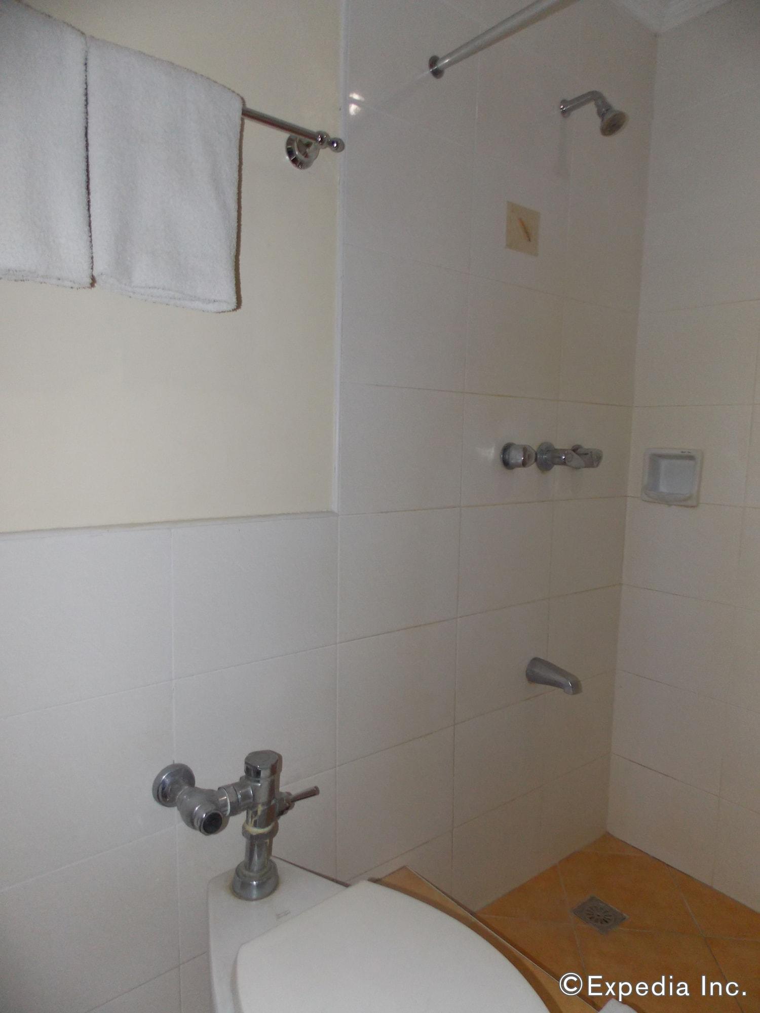 Goldenfield Kundutel Hotel Bacolod Bagian luar foto