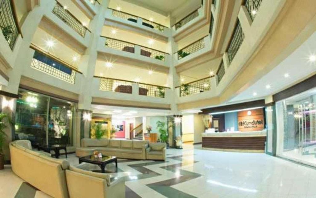 Goldenfield Kundutel Hotel Bacolod Bagian luar foto