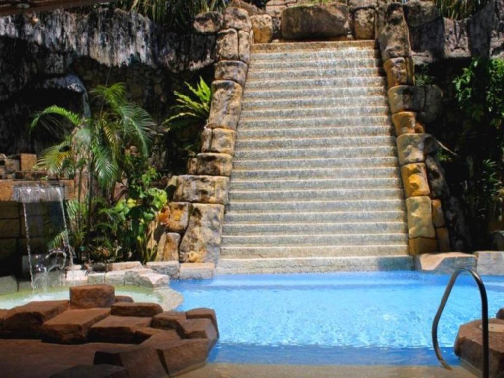 Goldenfield Kundutel Hotel Bacolod Bagian luar foto