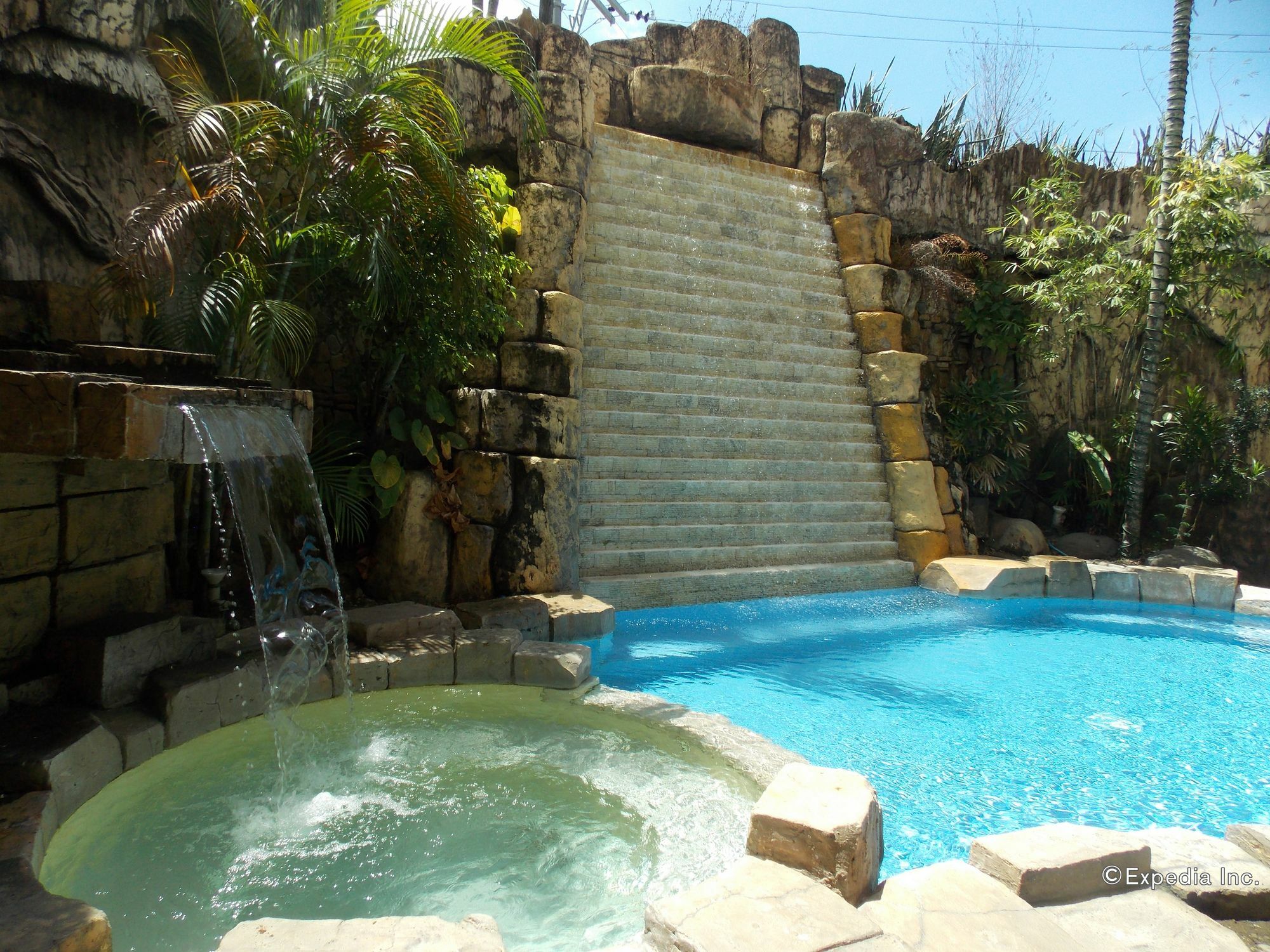 Goldenfield Kundutel Hotel Bacolod Bagian luar foto