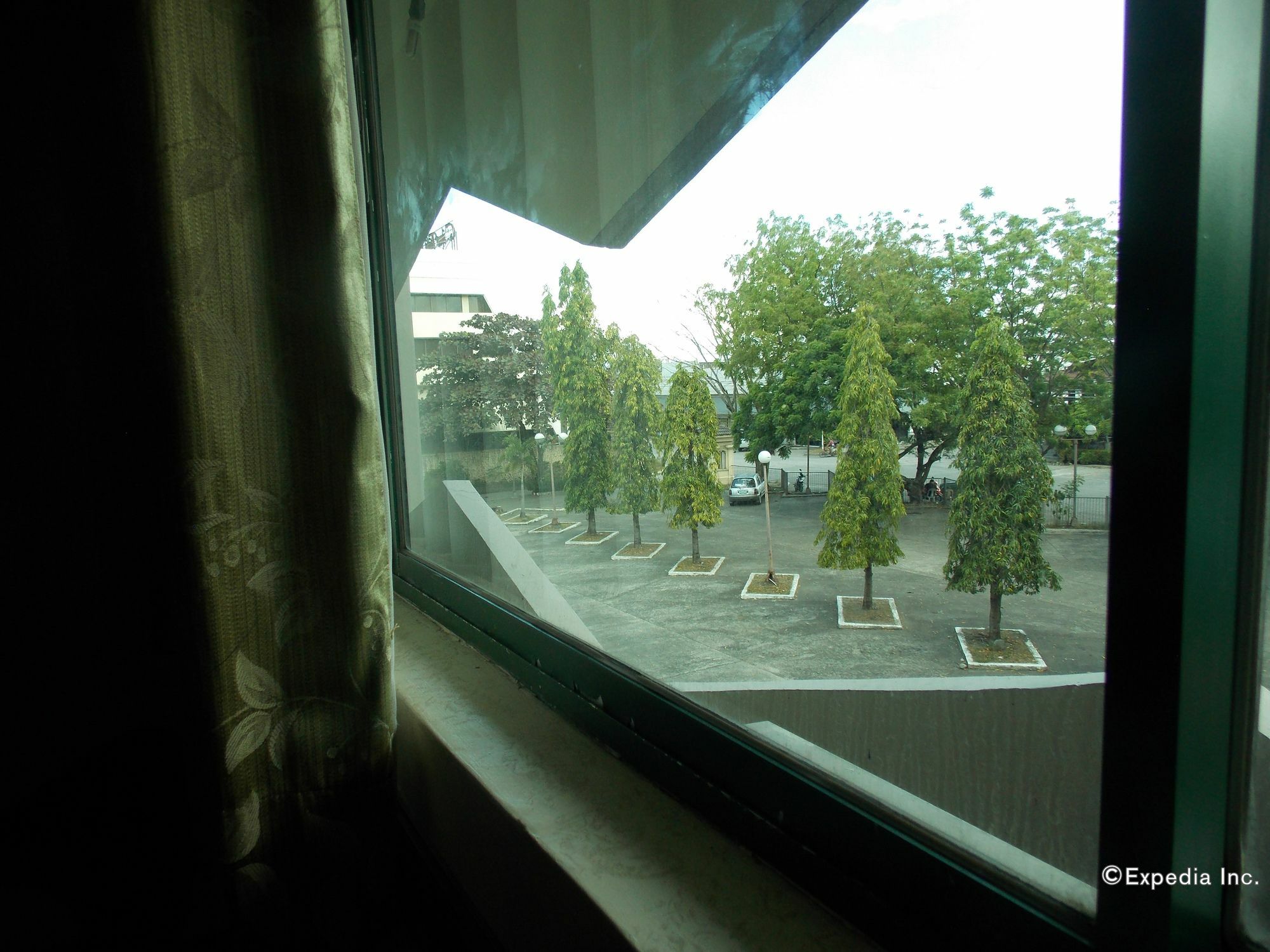 Goldenfield Kundutel Hotel Bacolod Bagian luar foto